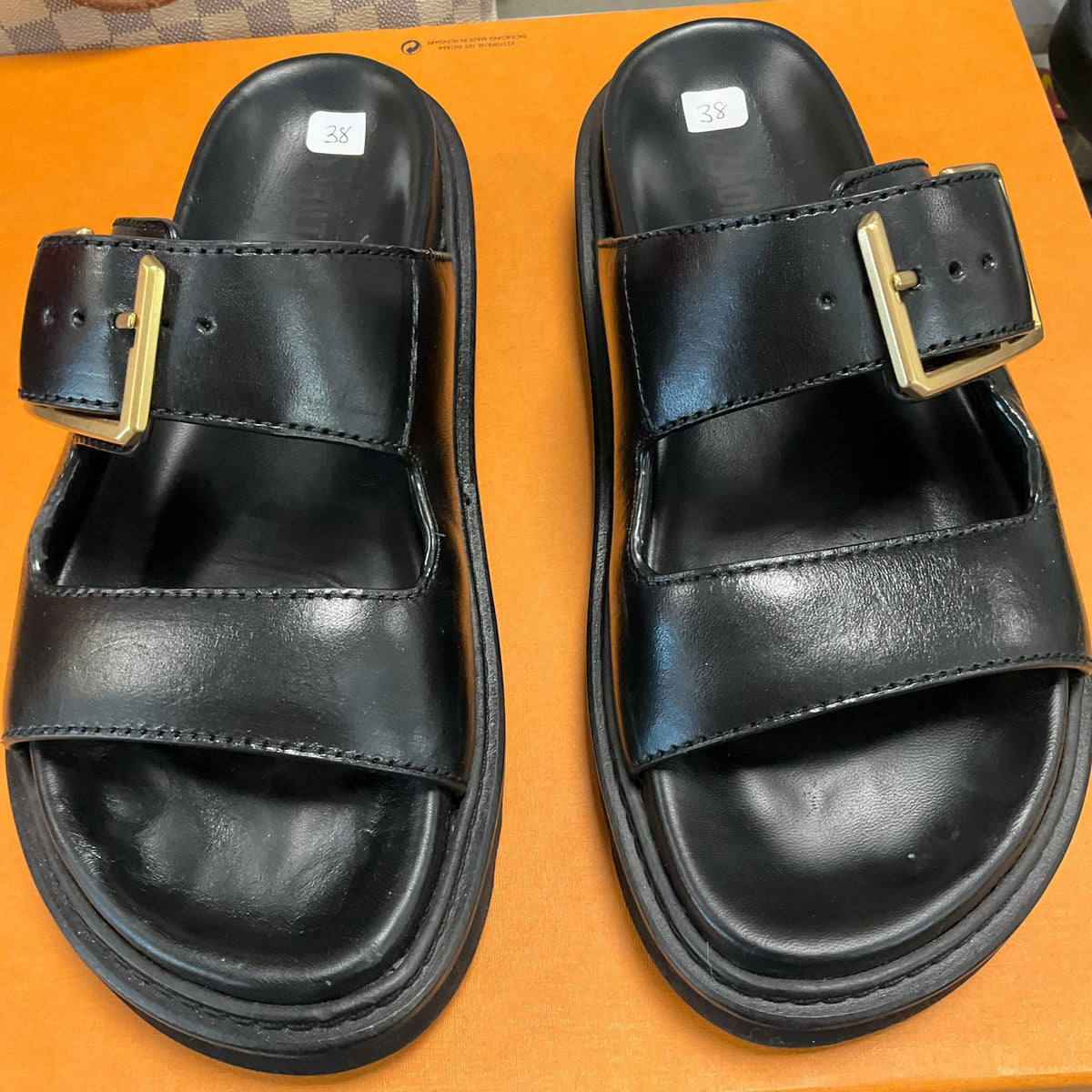 SIZE 38 Zodiac shoes