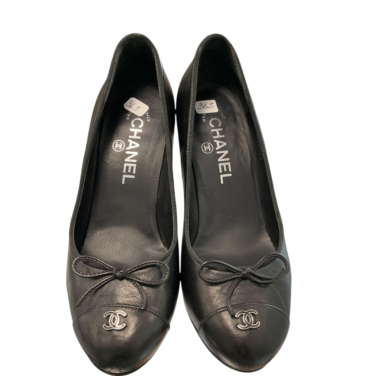 Aithentic CHANEL SIZE 36.5 shoes