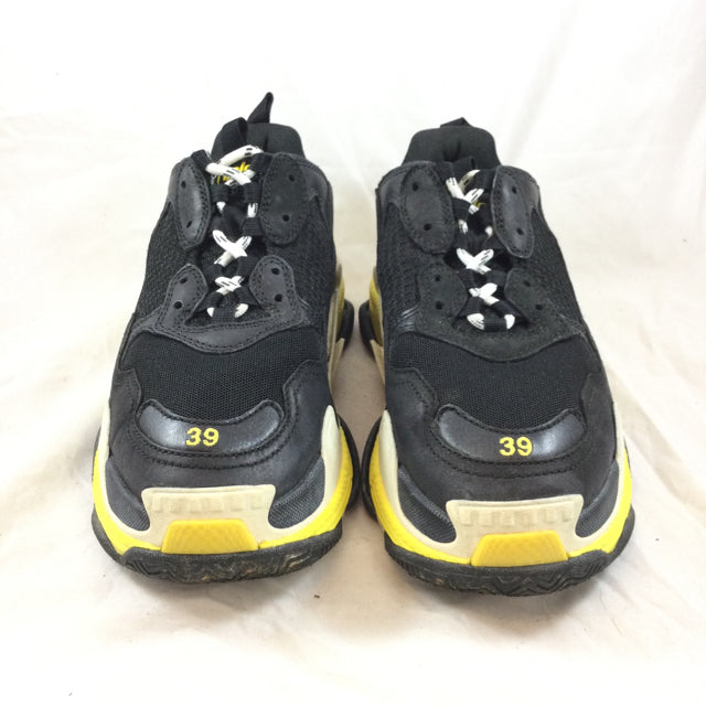 Balenciaga Triple S Sneakers. Size 39