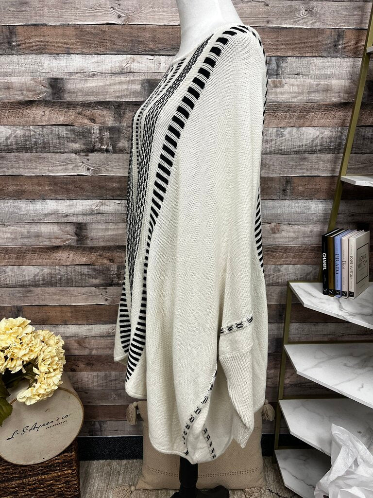 Marla Wynne Cream & Black Dolman Sleeve Sweater Size XL