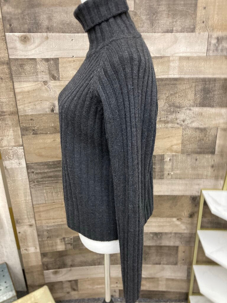 Banana Republic Gray Chunky Cable Turtleneck Sweater Size M