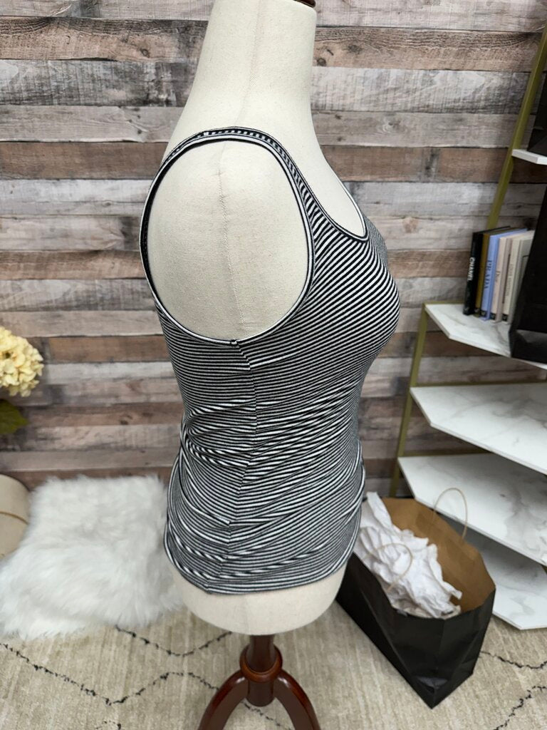 Lord & Taylor Black & White Striped Tank Size M