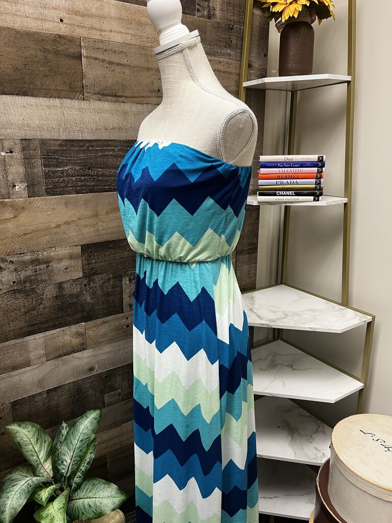 Francesca's Sleeveless Blue/Aqua Maxi Size S
