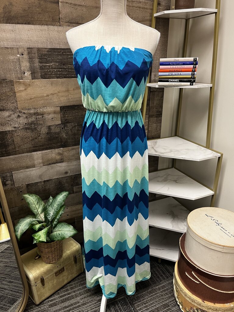 Francesca's Sleeveless Blue/Aqua Maxi Size S