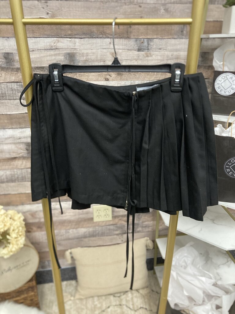 Chu Sau Beauty Black Pleated Mini Skirt Size L