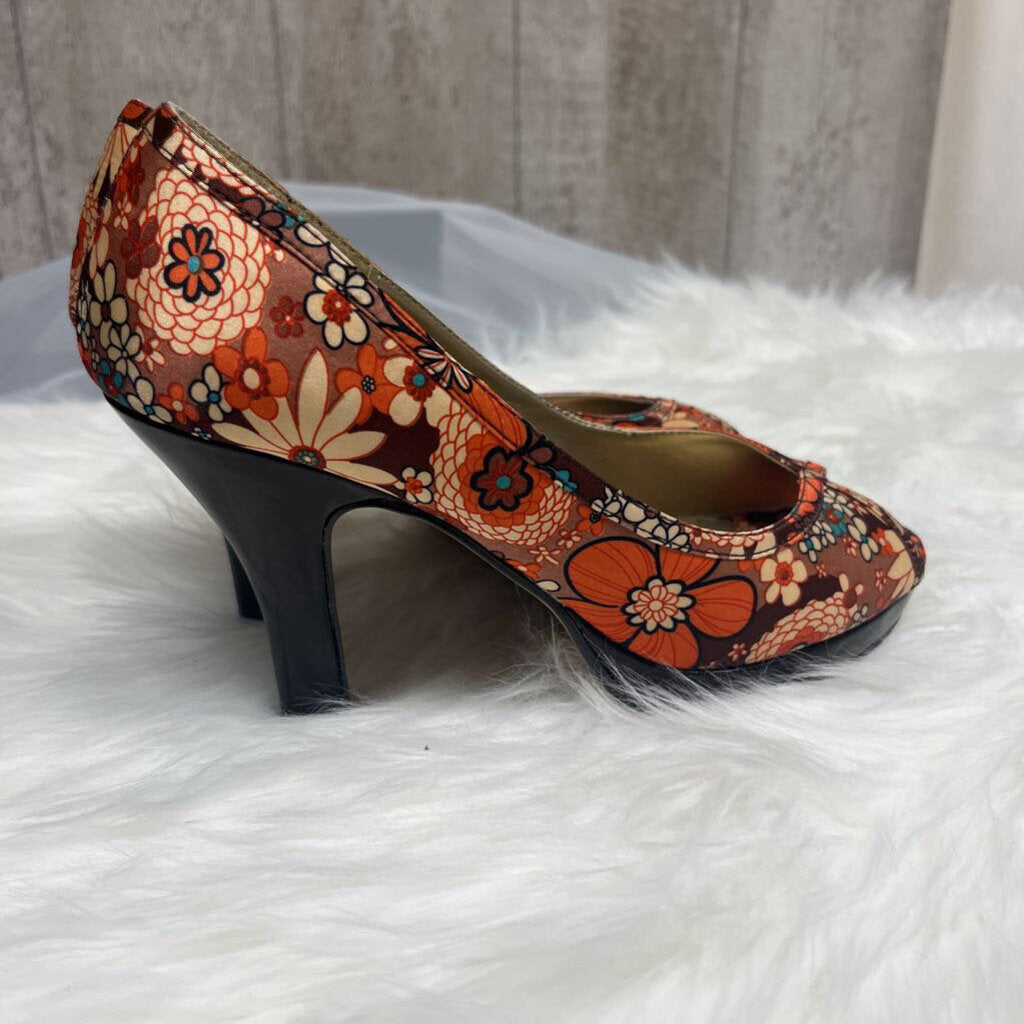 Madden Girl Brown & Orange Pumps Size 8