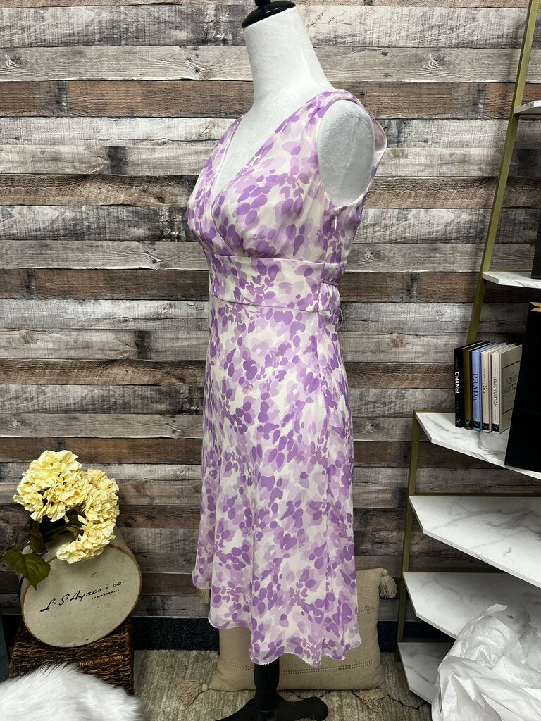 Ann Taylor Purple & White Sleeveless V-Neck Size 4