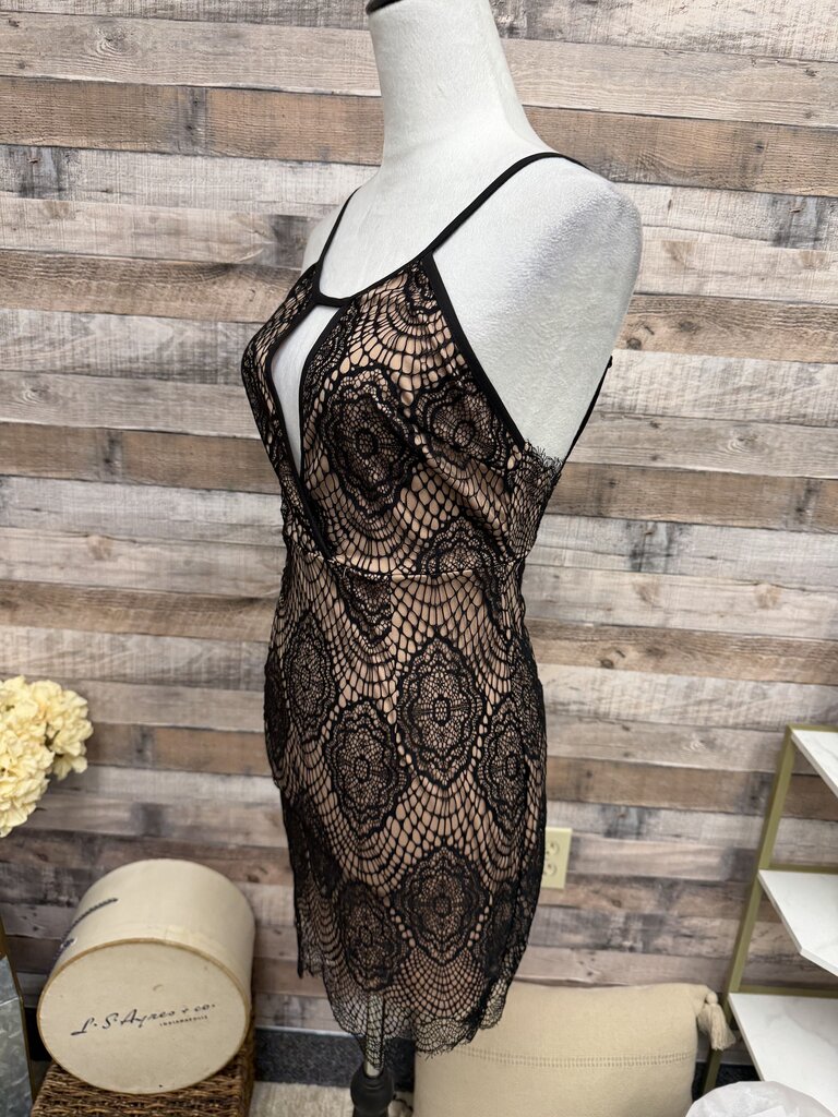 Dream State Black Lace Overlay Cocktail Size M