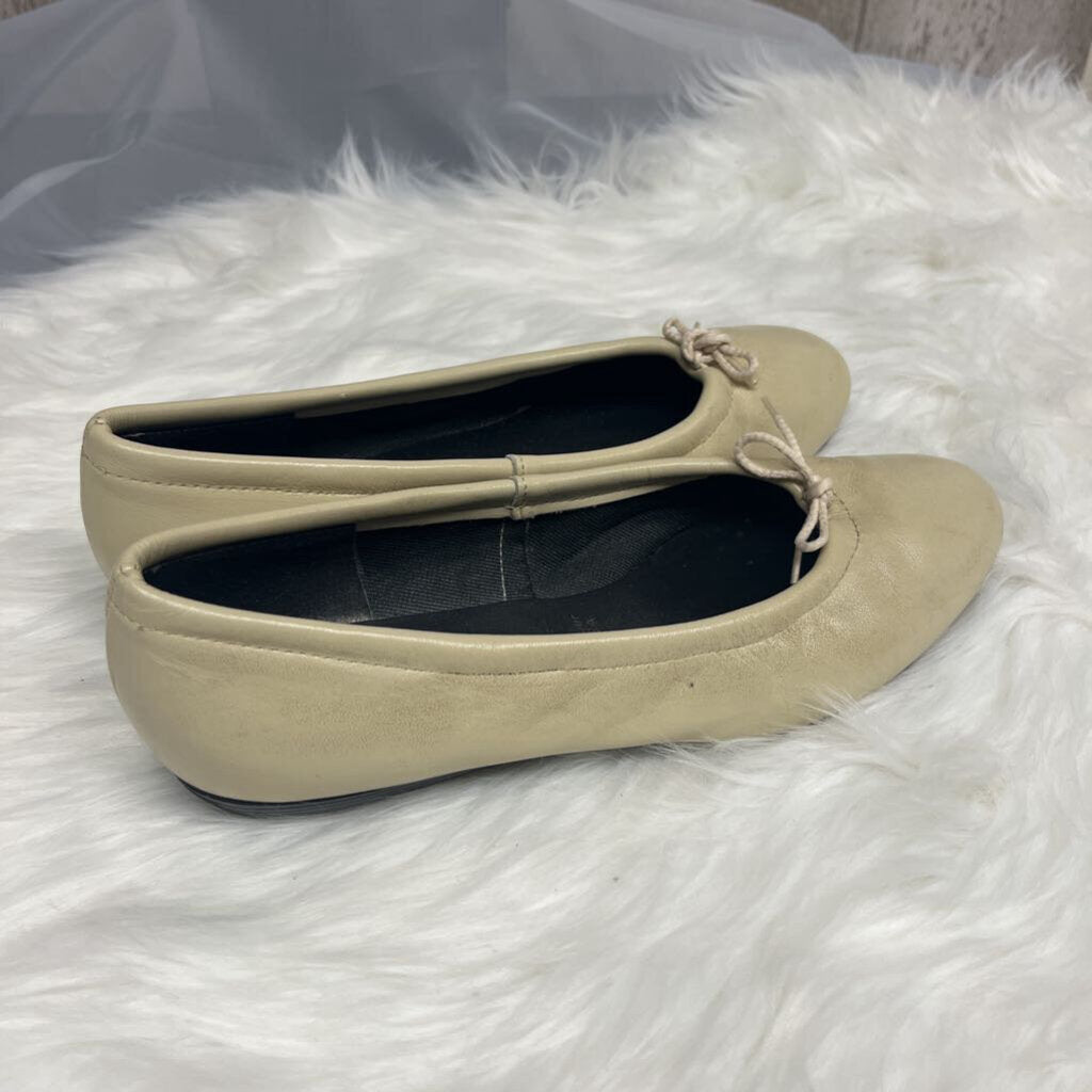 Tic Tac Toes Cream Ballet Flats Size 7.5