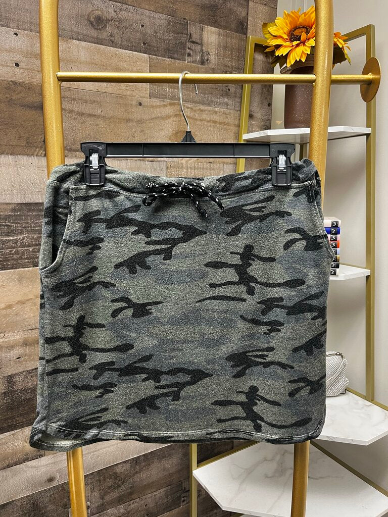Sundry Camo Drawstring Mini Skirt Size 2