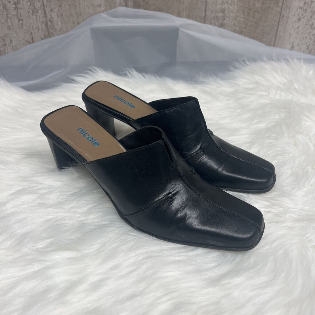 Nicole Black Notch Front Mule Heel Size 7.5