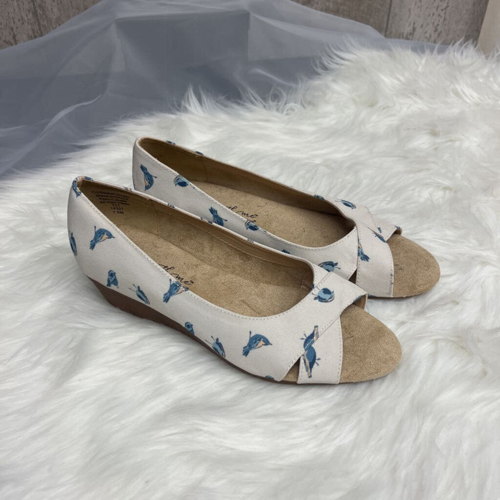 Coldwater Wedge w/Blue Bird Pattern Size 7.5