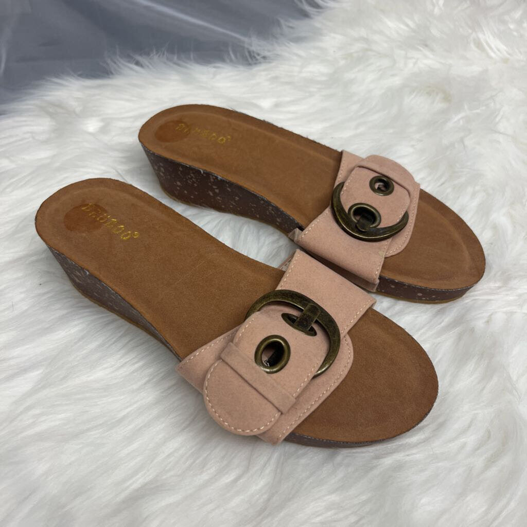 Bamboo Faux Pink Suede Buckle Slide Size 7