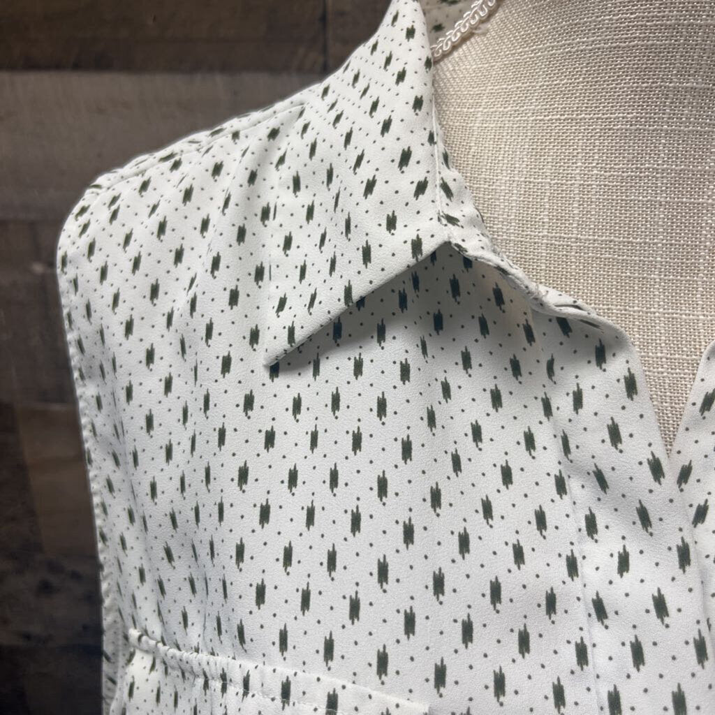 Ann Taylor Sleeveless Patterned Button Down Size XL