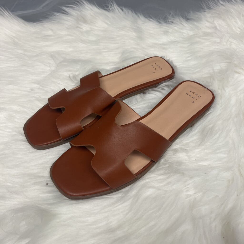 A New Day Tan Slide Sandals Size 8.5