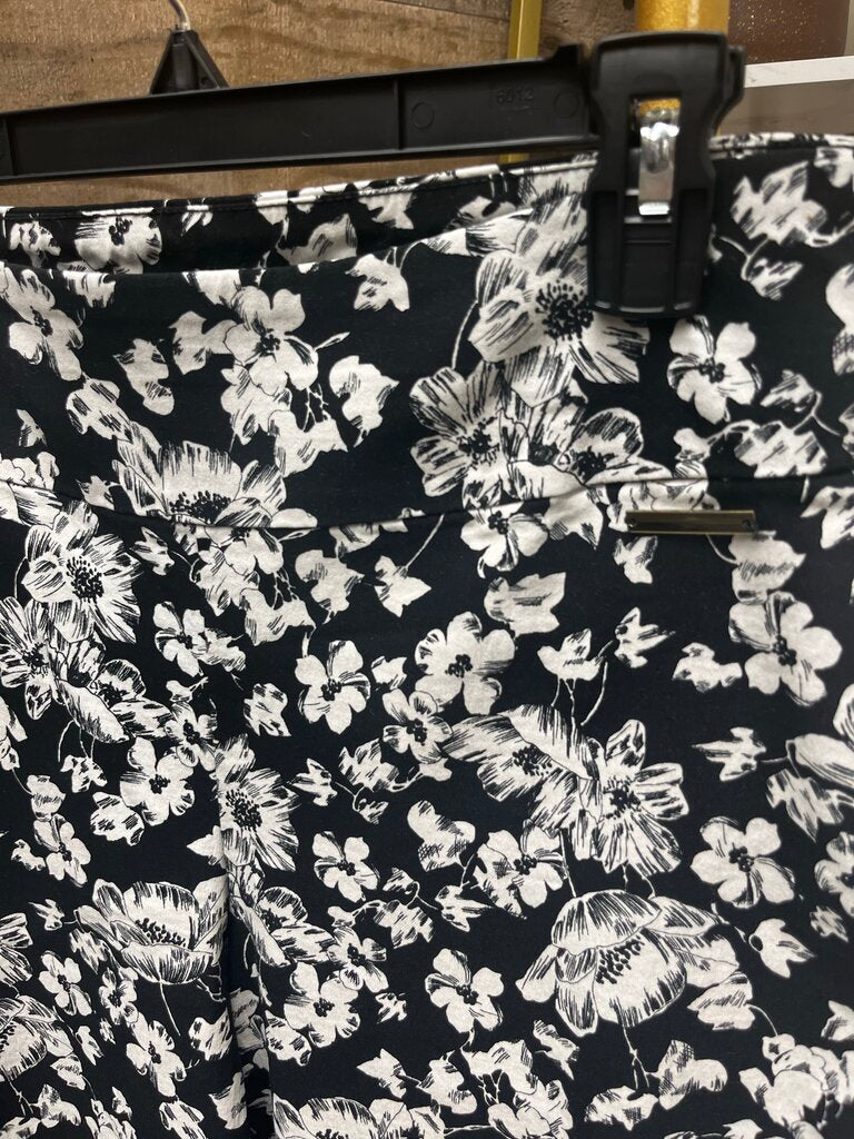 Roz & Ali Floral Black/White Print Pants Size 16