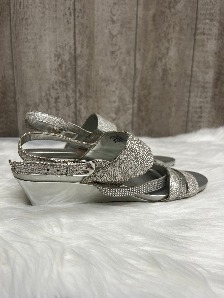 Bandolino Silver Strappy Wedge Sandals With Sequins Size 9