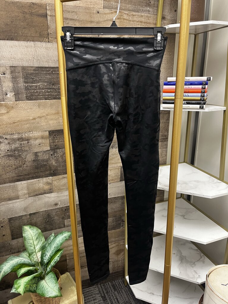 Spanx Black Shiny Camo Print Leggings