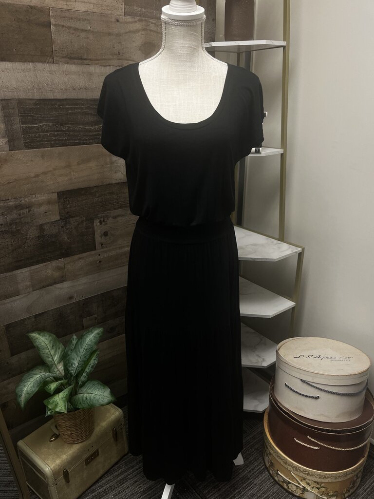 Anthro Bordeaux Black Short Sleeve Tiered Maxi