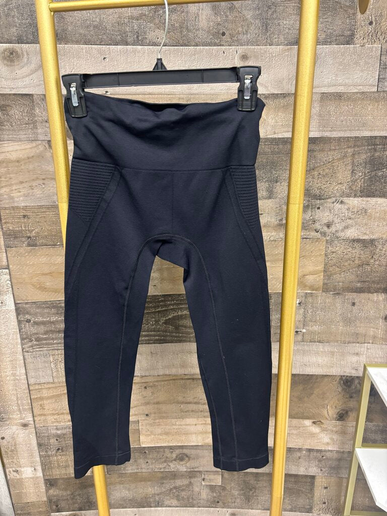 Athleta Black Capri Leggings