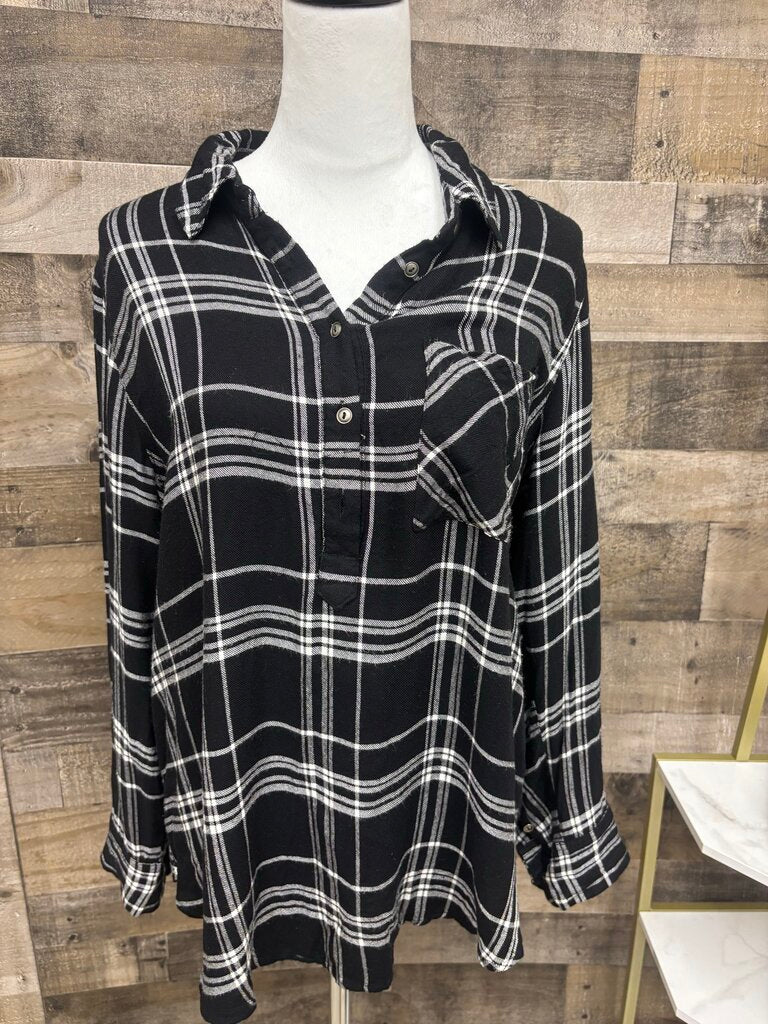 Peyton Jensen Black & White Plaid 3/4 Button Down