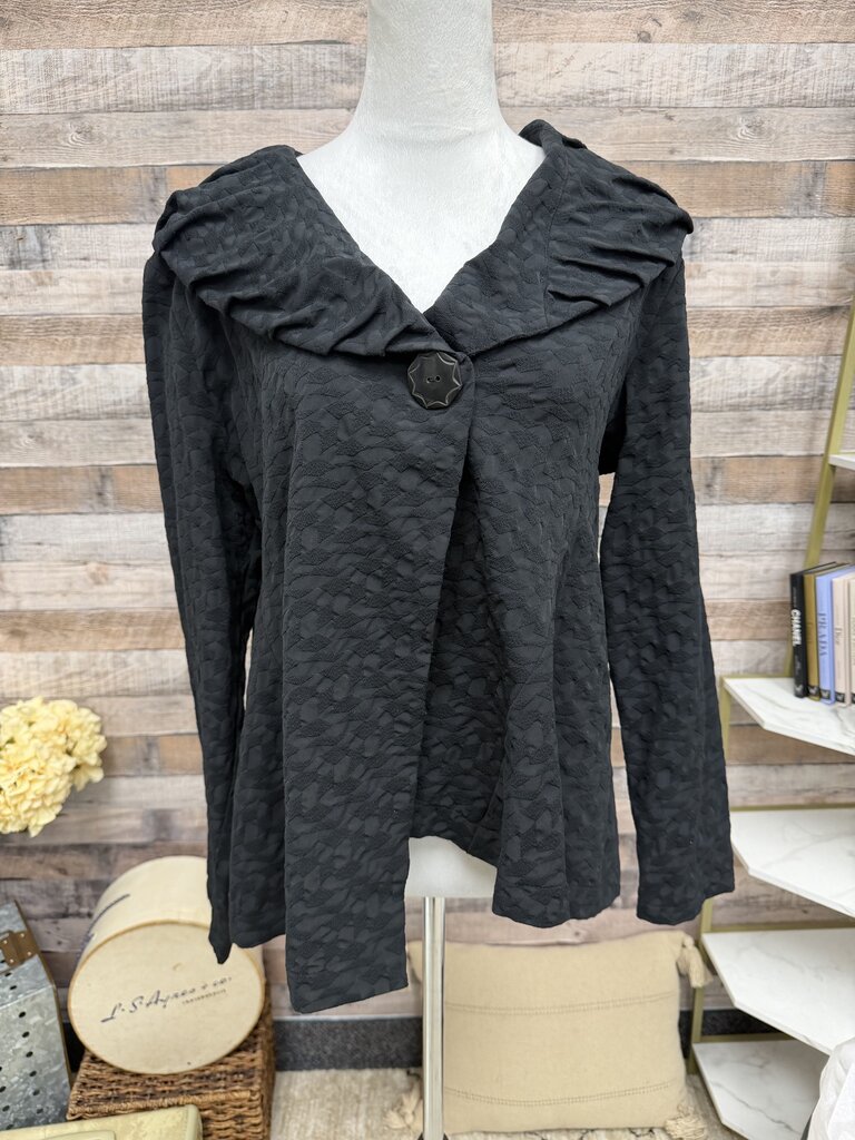 Niche by Nilgun Derman Black Textured Button Blazer