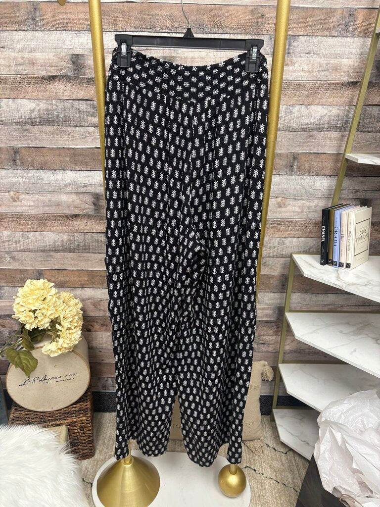 Tommy Bahama Black & White Leaf Pattern