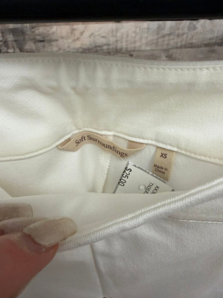 Soft Surroundings White Pull On Slim Pants