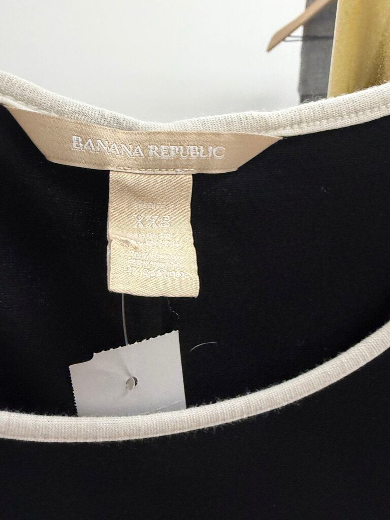 Banana Republic Black w/White Trim Short Sleeve