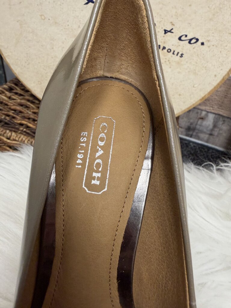 Coach Taupe Leather Pumps w/Pointed Toe