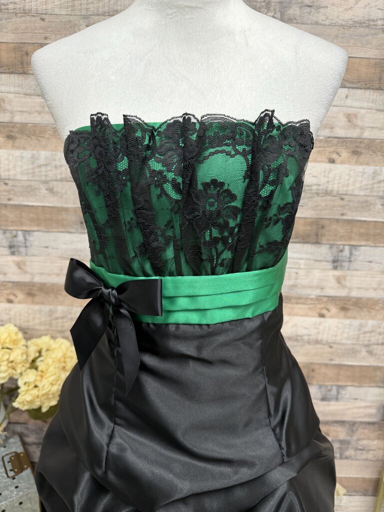 Jessica McClintock Gunne Sax Black w/Green & Lace Bodice