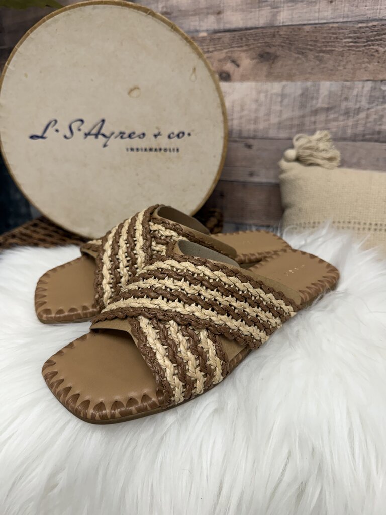 NWB Marc Fisher Nylie Raffia Slide Sandals