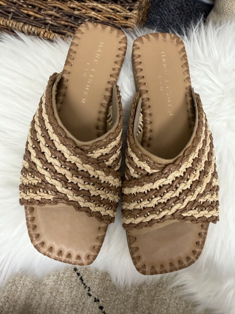 NWB Marc Fisher Nylie Raffia Slide Sandals
