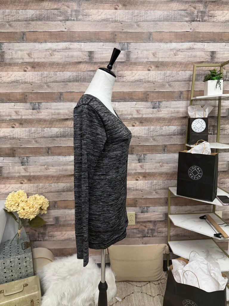 Lucky Brand Black & Grey Athletic V-Neck Long Sleeve Thumb-Hole Top