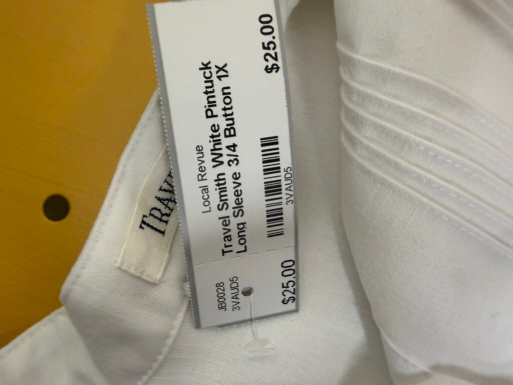 Travel Smith White Pintuck Long Sleeve 3/4 Button