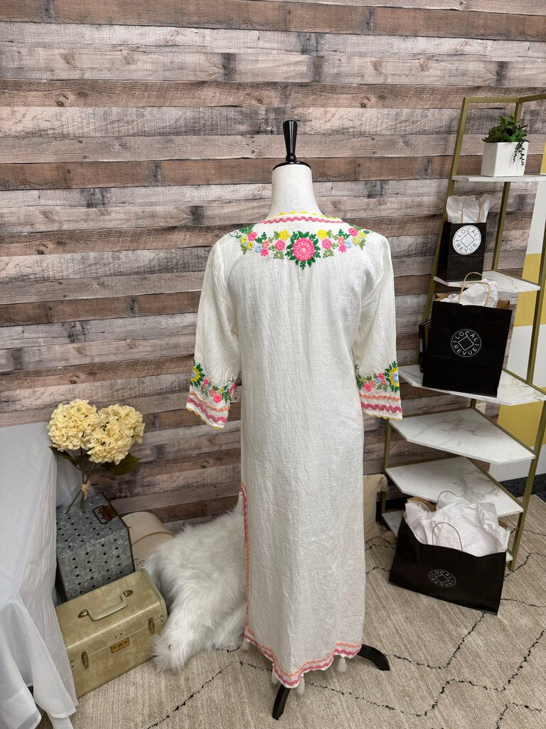 Roller Rabbit White Wildflower Embroidered Kurta
