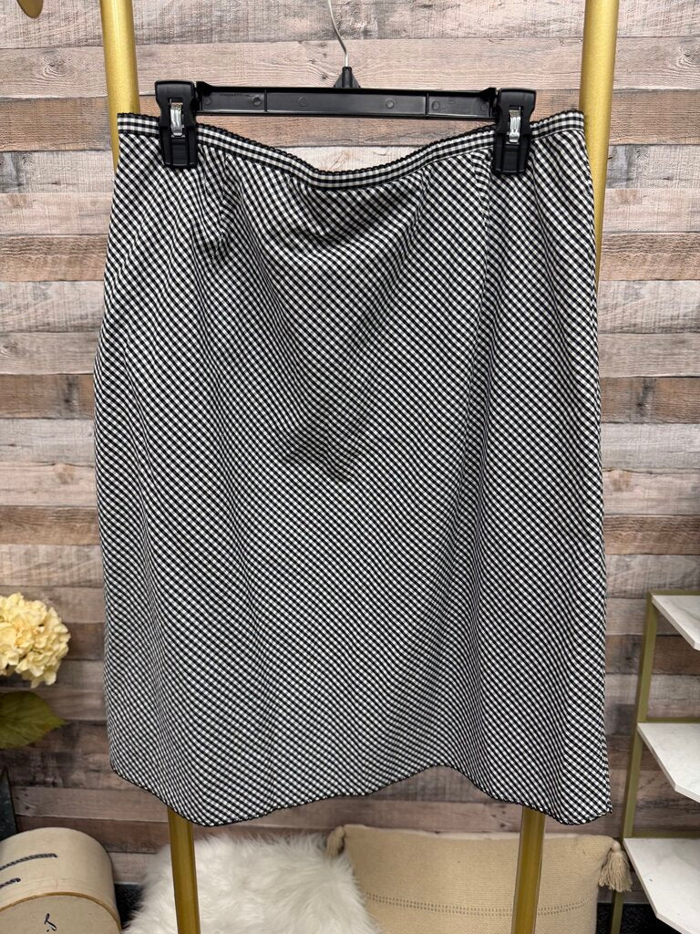 Liz Claiborne Black/White Houndstooth Skirt
