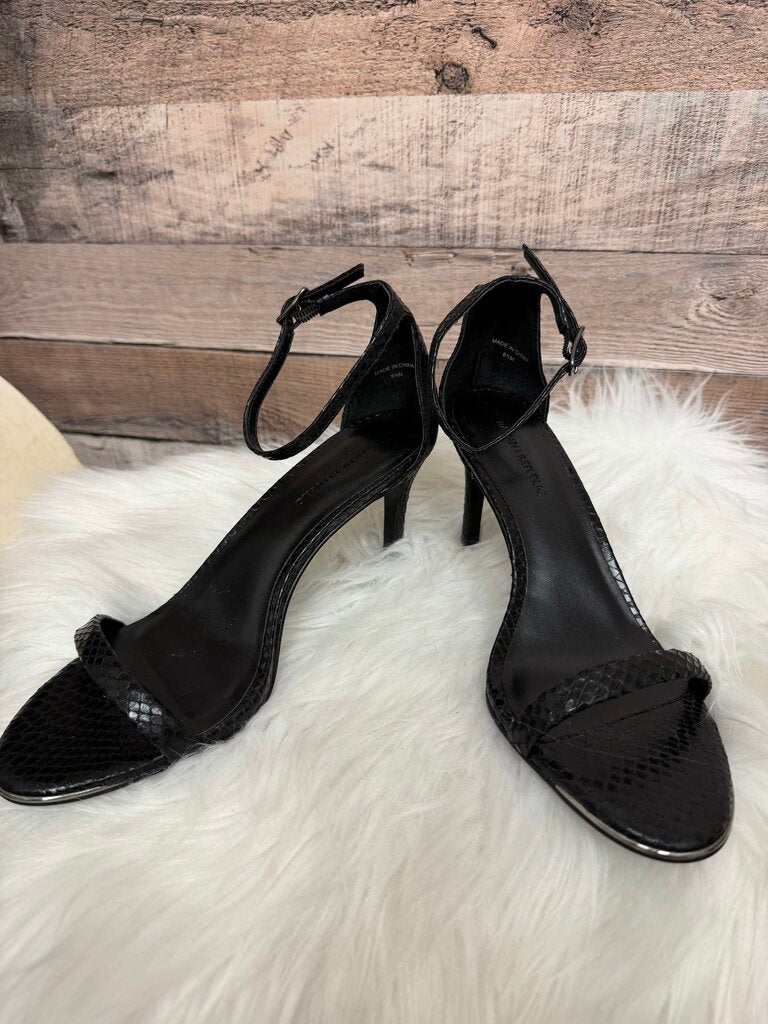 Banana Republic Leather Ankle Strap Sandals