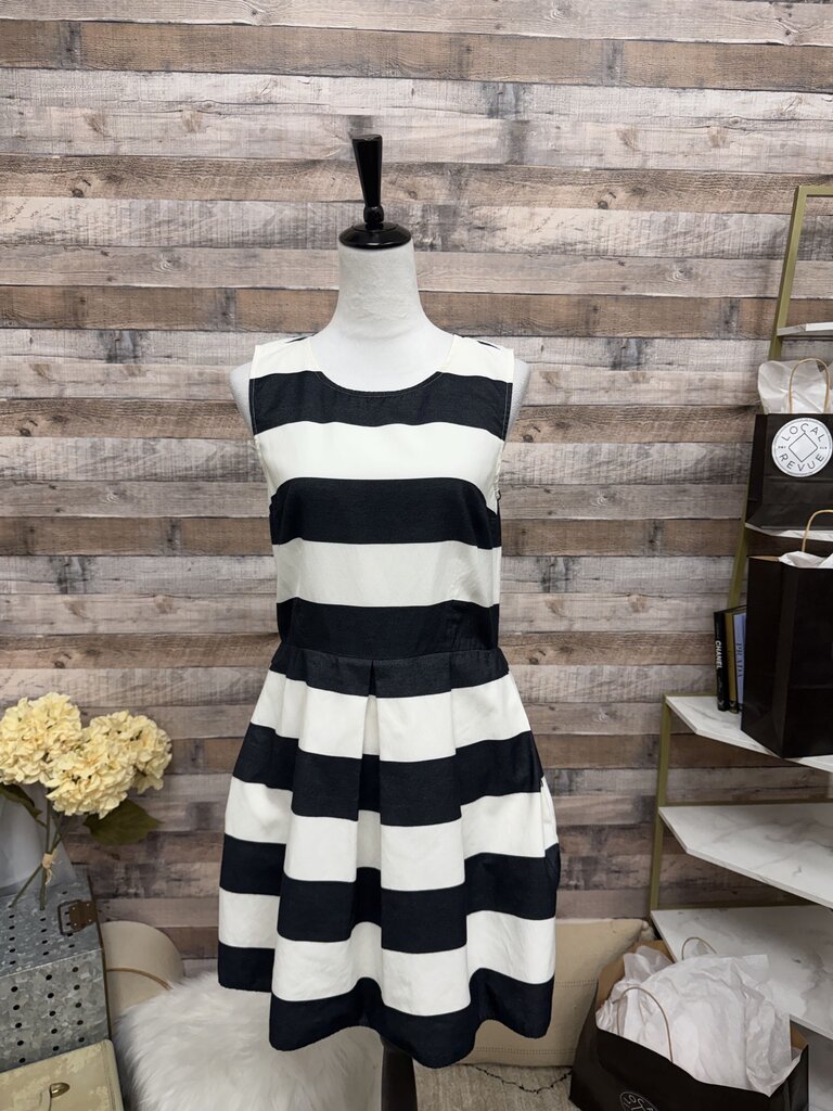 Black/White Striped Gap Sleeveless Dress
