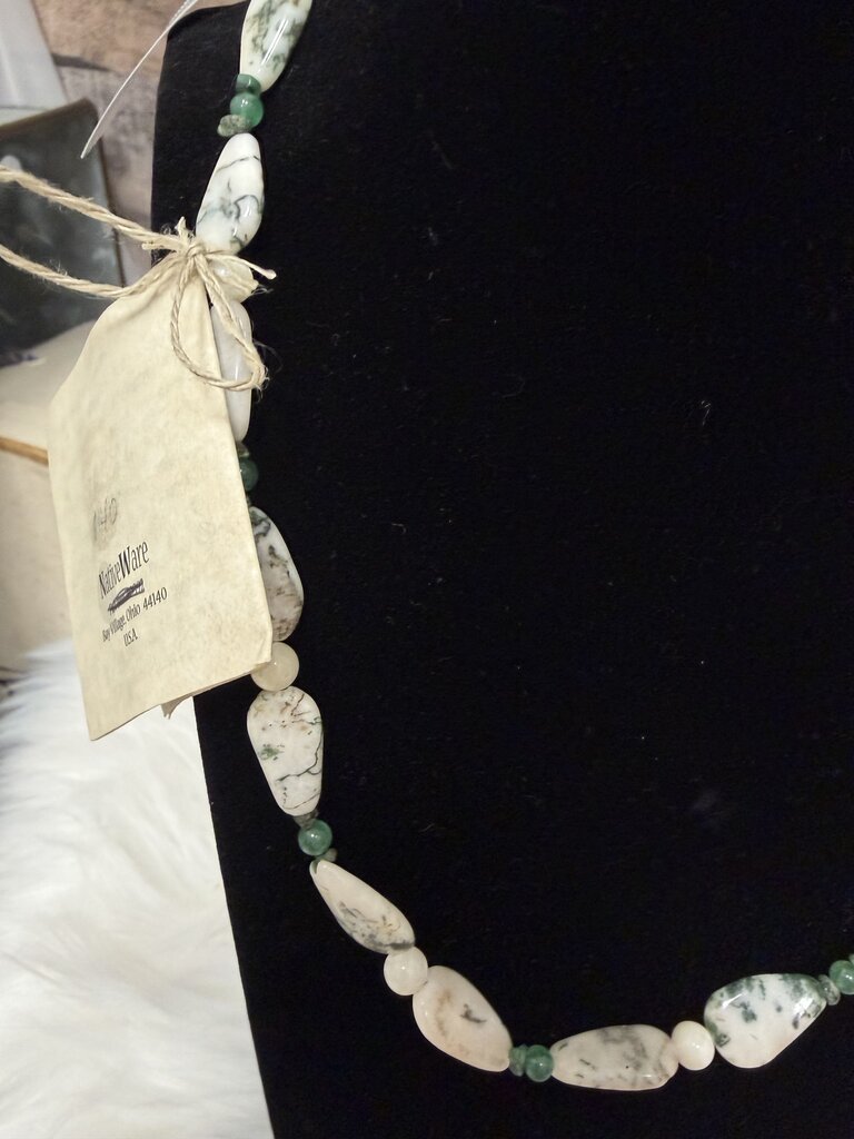 Agate, Aventurine, Emerald & Mother of Pearl Necklace