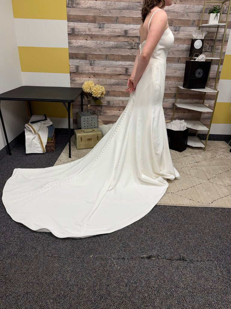 Essense of Australia D3615 Ivory Plunge Gown