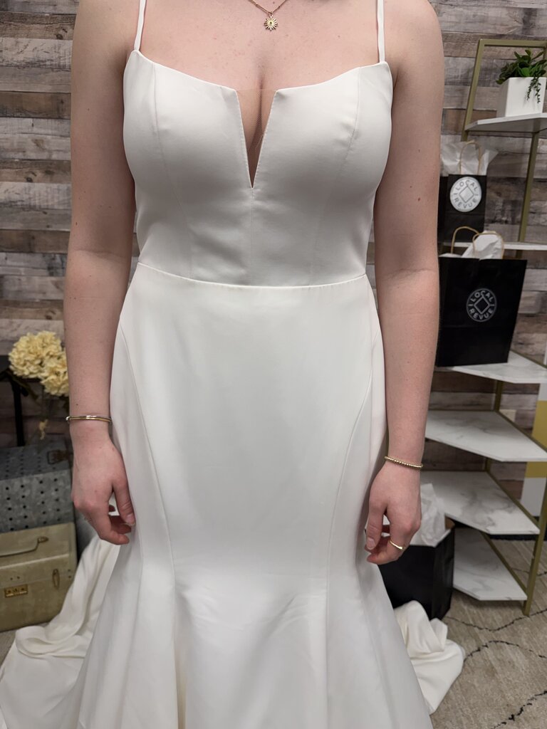 Essense of Australia D3615 Ivory Plunge Gown