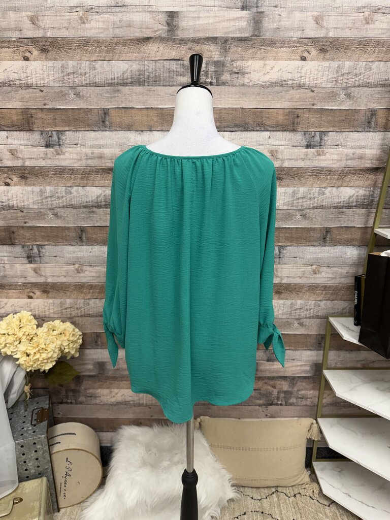 I.N Studio Green Button-Front Blouse With Ruffle Collar