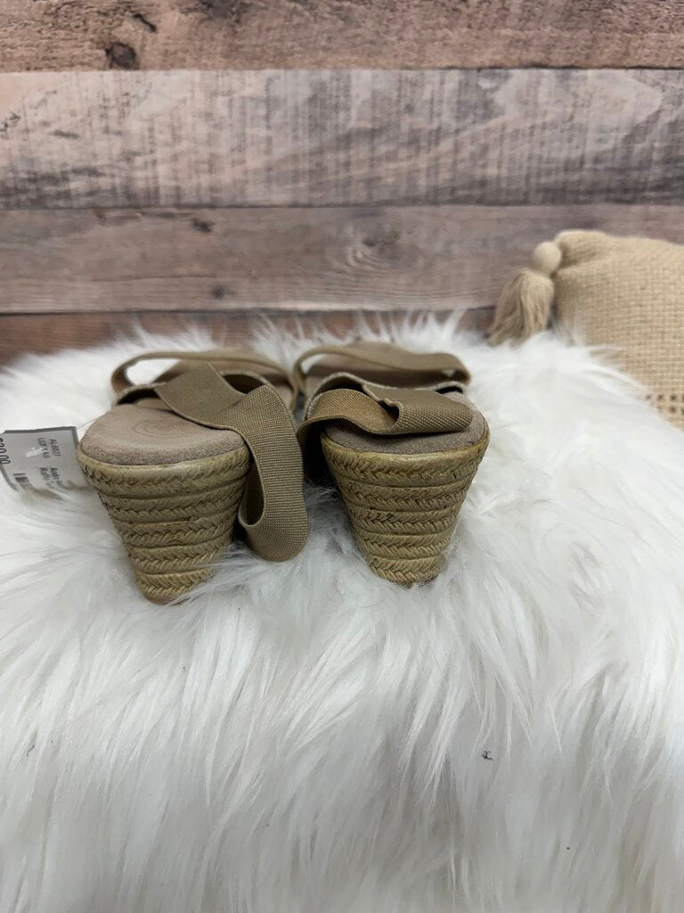 Andre Assous Nigella Tan Raffia Flat Sandals