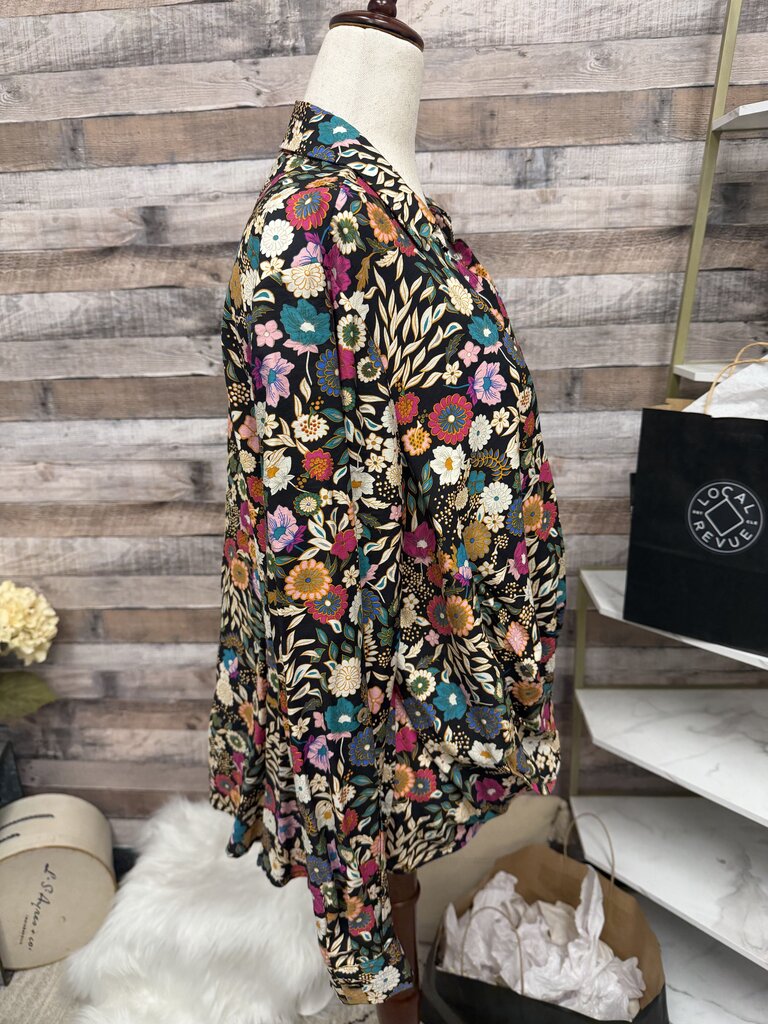 NWT Status by Chenault Black w/Flower Print Button Down