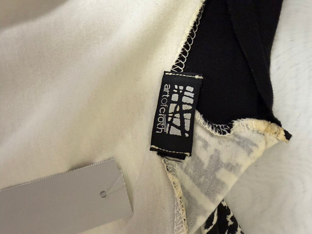 Art Of Cloth White & Black Abstract Print Vest