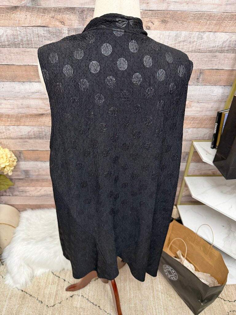 Connie K Black Textured Cardigan Vest