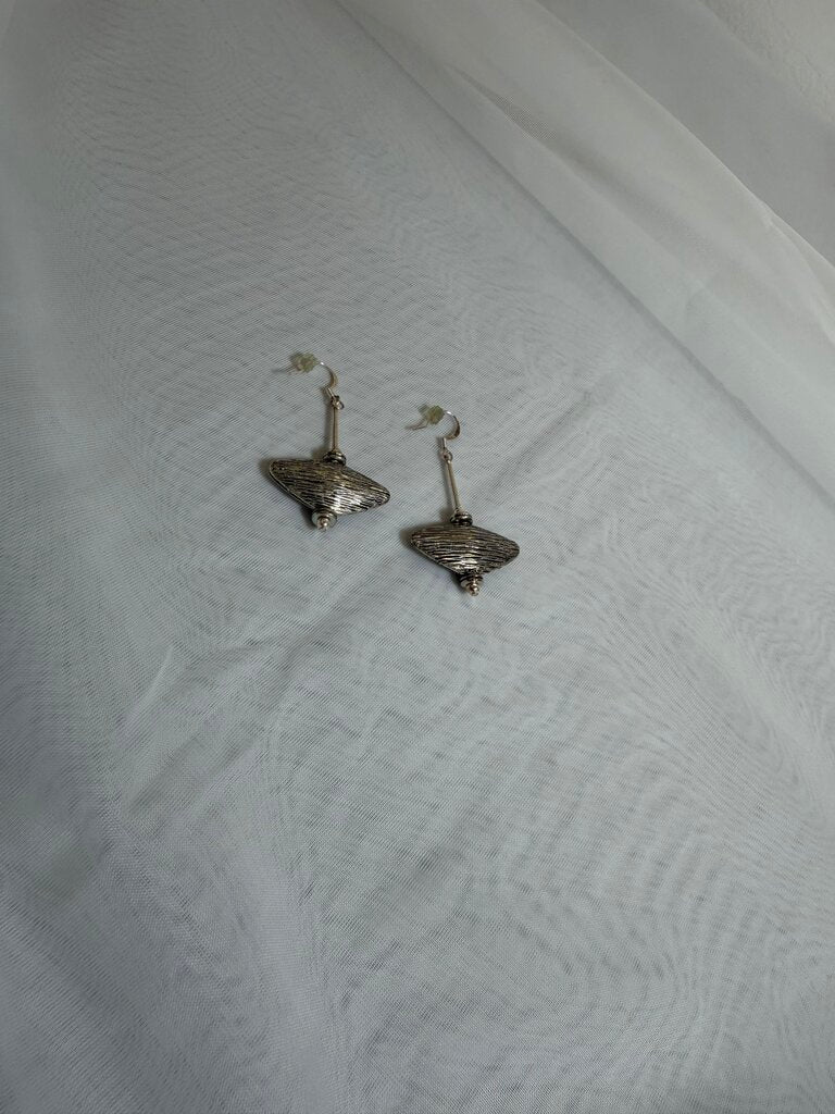 Sterling Silver Filigree Kite-Shaped Dangle Earings