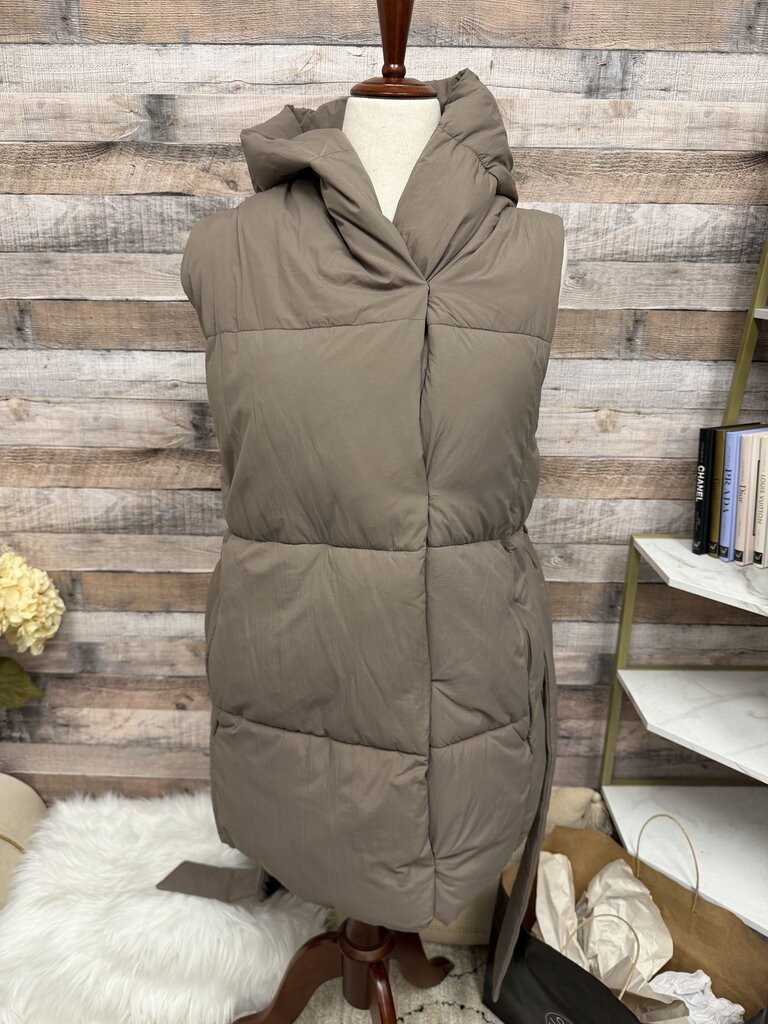 Gap Beige Puffer Mid Length Vest w/Belt