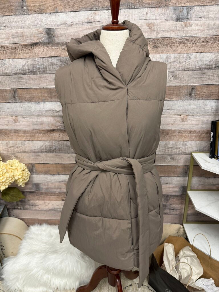Gap Beige Puffer Mid Length Vest w/Belt